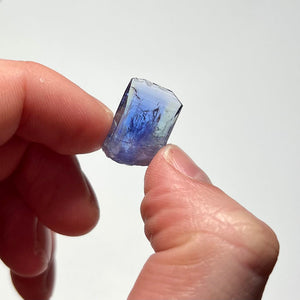 size of tanzanite crystal in hand