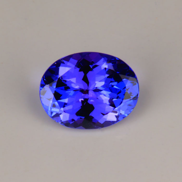 oval blue violet tanzanite gem 