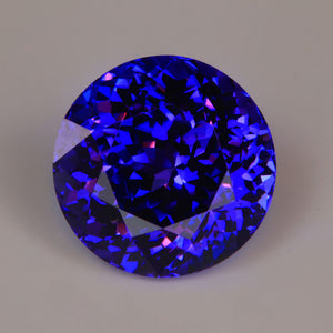 beautiful brilliant tanzanite gemstone blue violet color