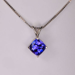 square cusshion cut rare tanzanite gem in white gold pendant