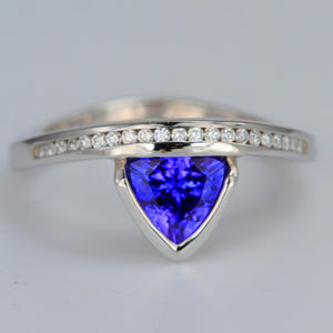 Tanzanite and Diamond Ring 1.18 Carats