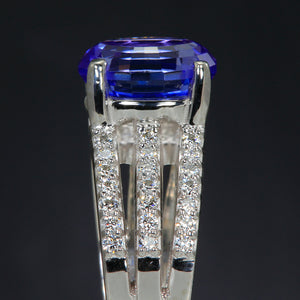 Tanzanite Ring With Fine Diamonds and 4.35 Carat Tanzanite
