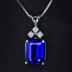 14K White Gold Emerald Tanzanite Pendant with Three Diamonds 5.58 Carats