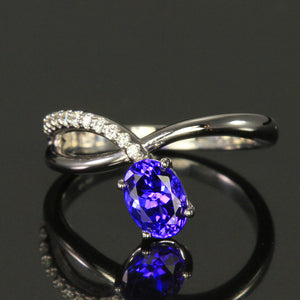 14K White Gold Oval Tanzanite and Diamond Ring 1.09 Carats