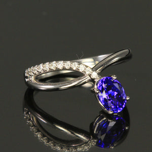 14K White Gold Oval Tanzanite and Diamond Ring 1.09 Carats