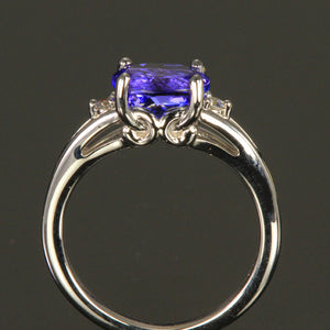 14K White Gold Oval Tanzanite & Diamond Ring