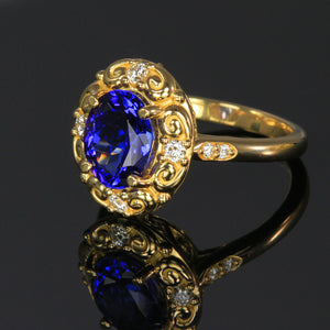 18K Yellow Gold Oval Tanzanite with Diamonds 2.50 Carats