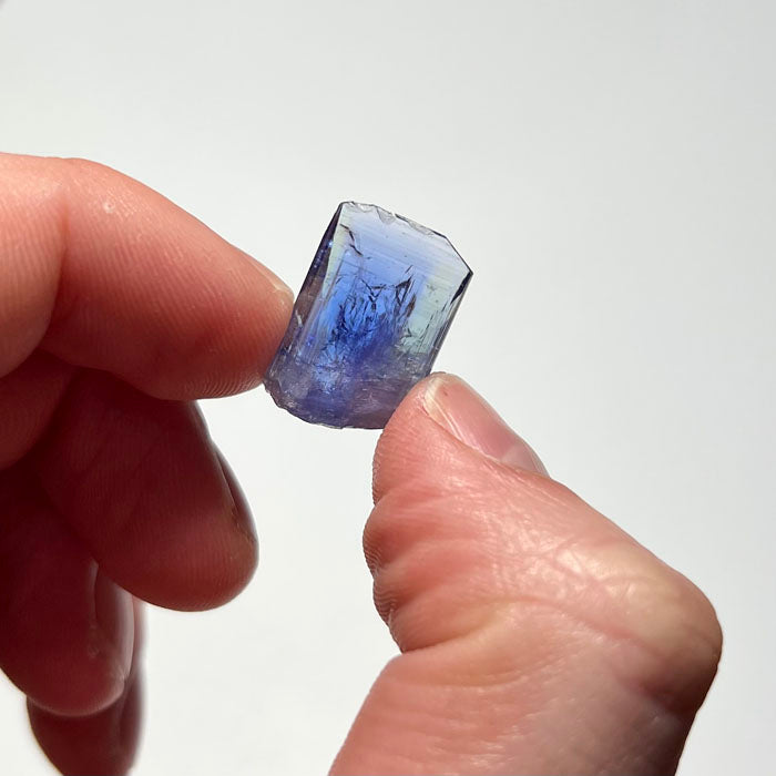 size of tanzanite crystal in hand