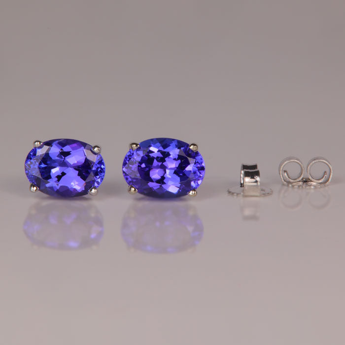 oval tanzanite earrings in white gold blue violet 