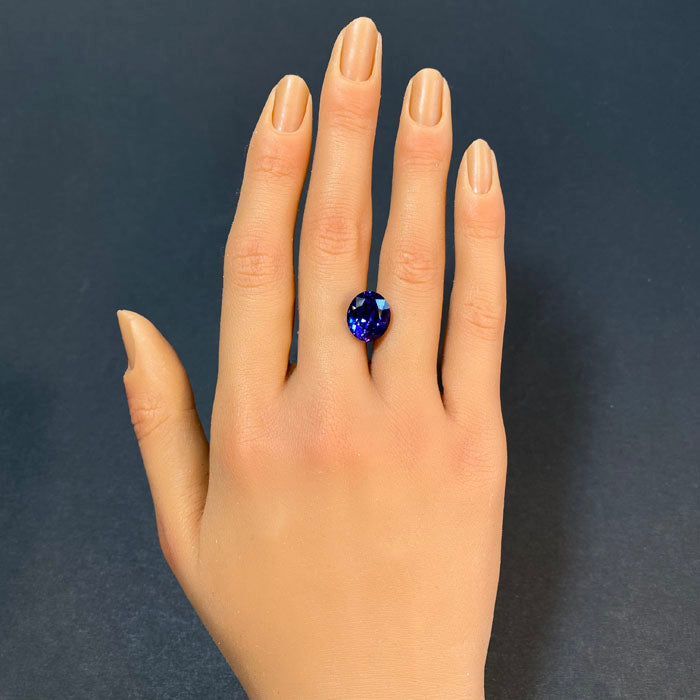 oval cut tanzanite gem