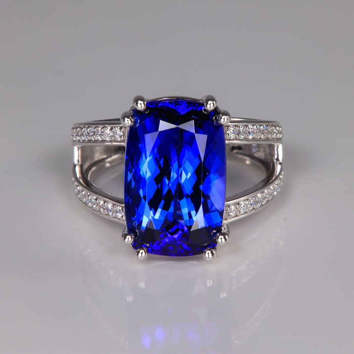 violet blue tanzanite and diamond ring 