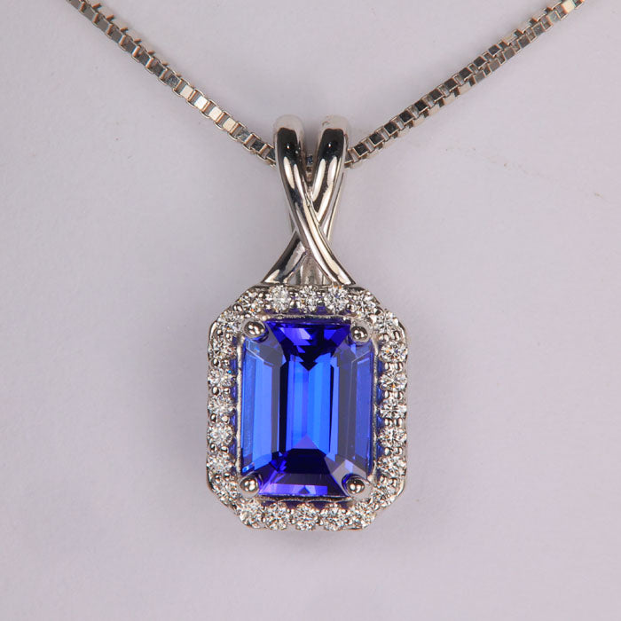 tanzanite pendant in white gold with diamonds