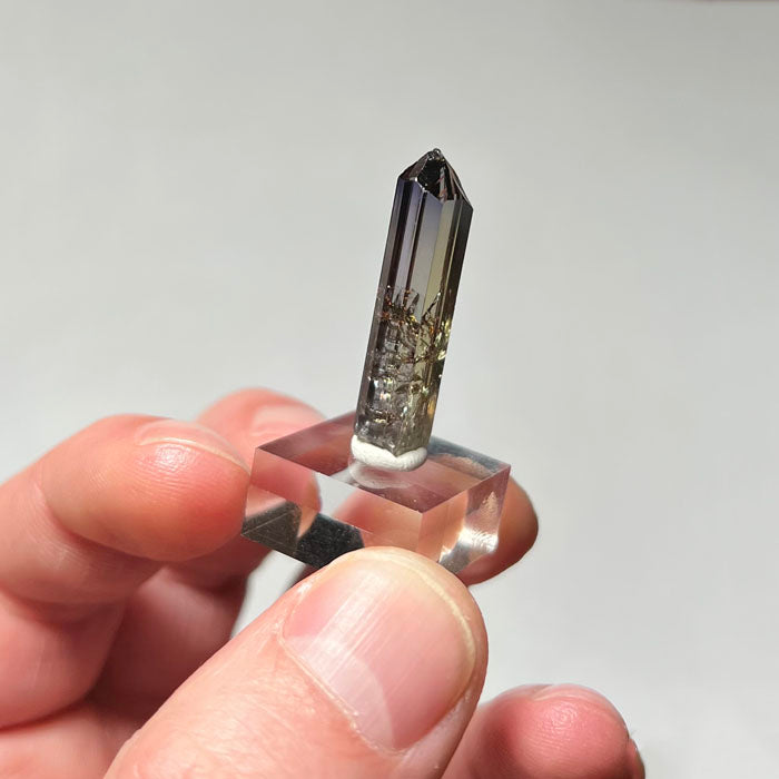 tanzanite crystal size to hand