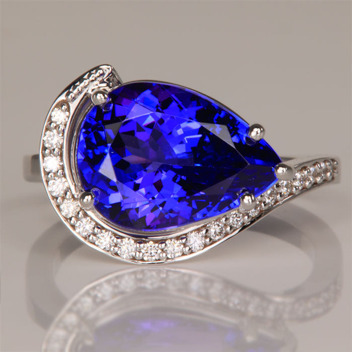 pear shape tanzanite ring white gold