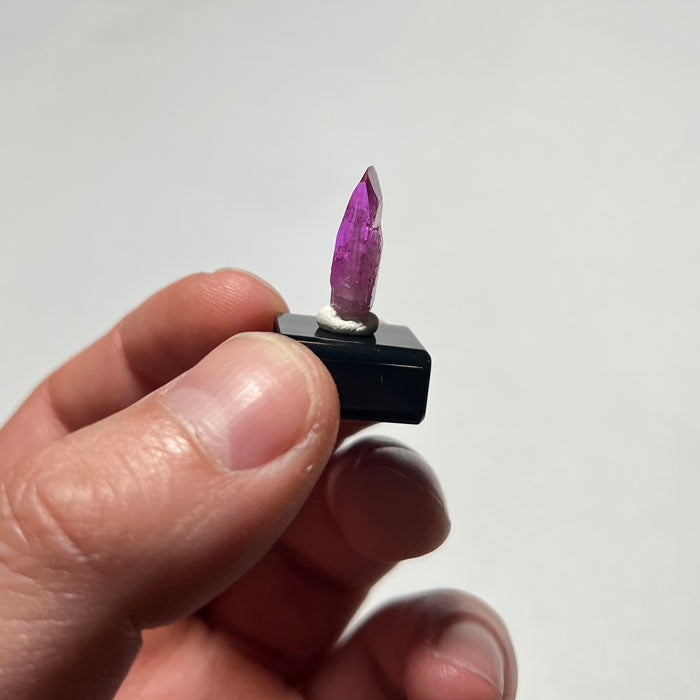 tanzanite very pink color crystal