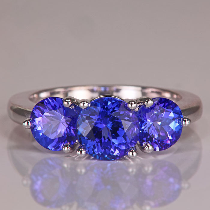 round brilliant tanzanite white  gold ring