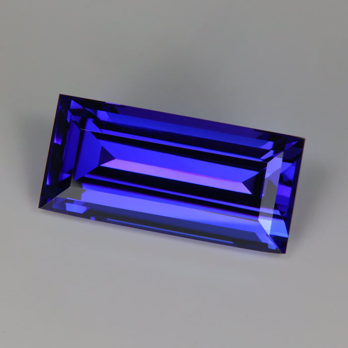 large beautiful emerald cut tanzanite blue violet 