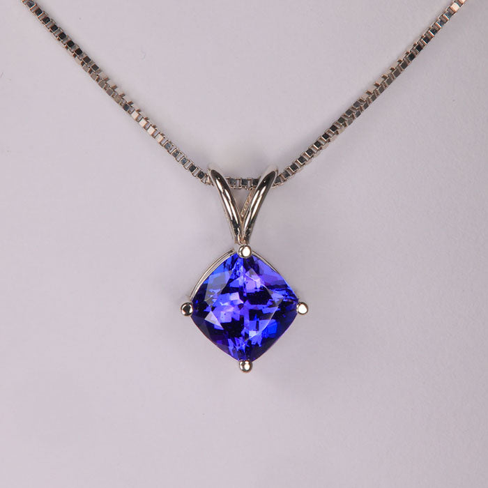square cusshion cut rare tanzanite gem in white gold pendant