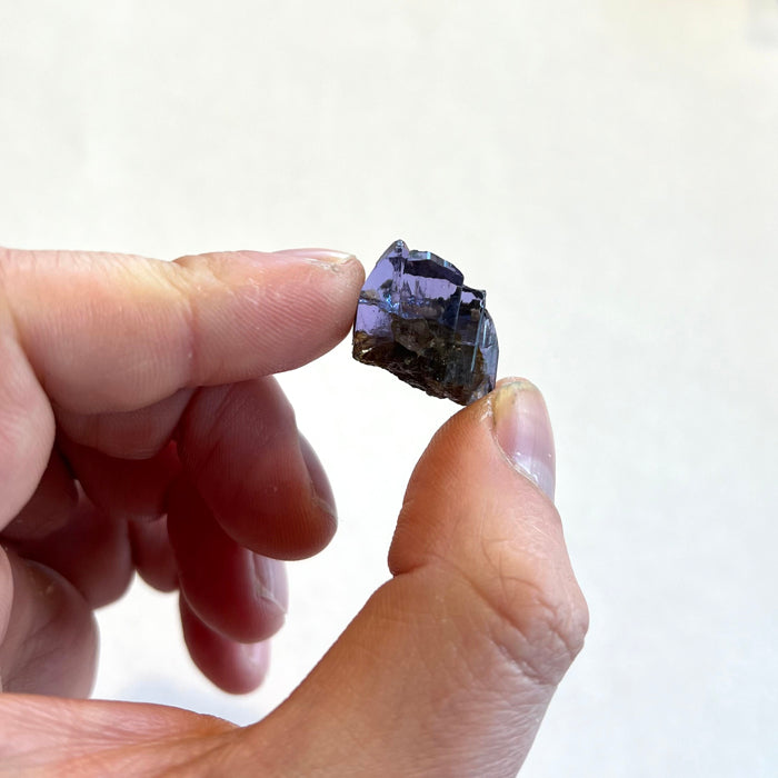 Natural uncut gemmy tanzanite crystal