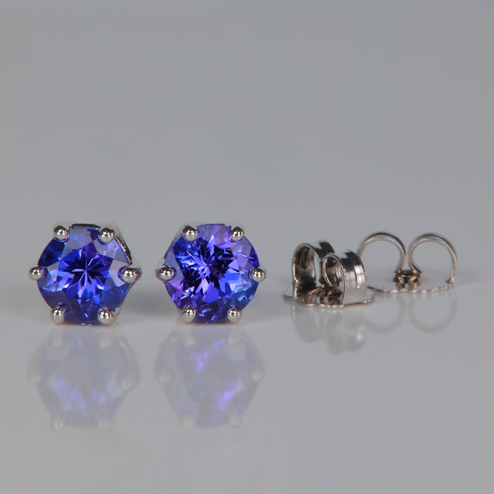 tanzanite round brilliant earrings in white gold with diamonds