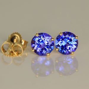 Yellow Gold 6mm Tanzanite Earrings 2 carats blue purple color
