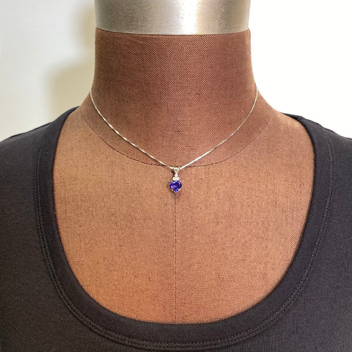 heart sahpe tanzanite pendant with diamonds white gold