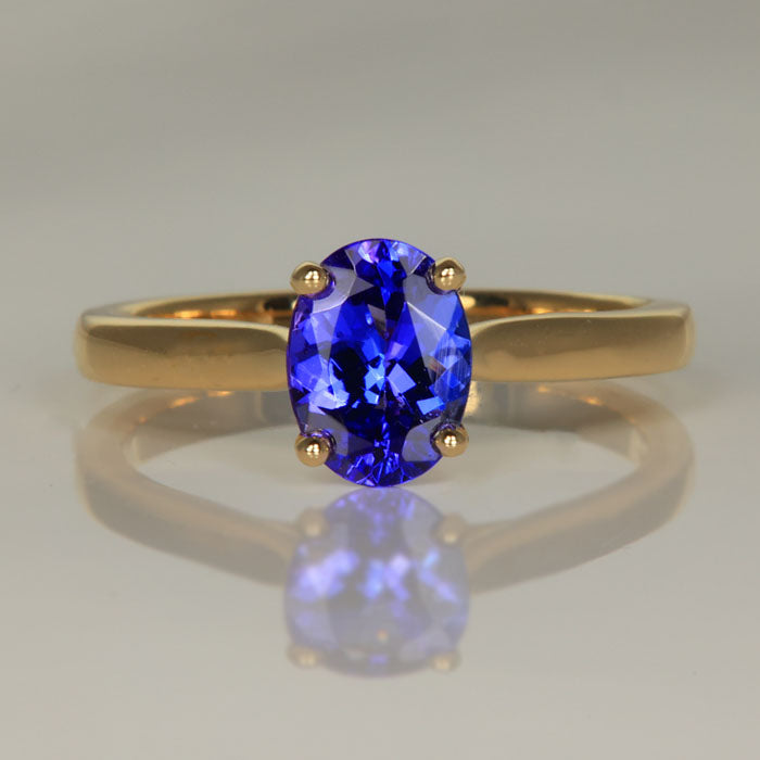 14k yellow gold and oval tanzanite ring