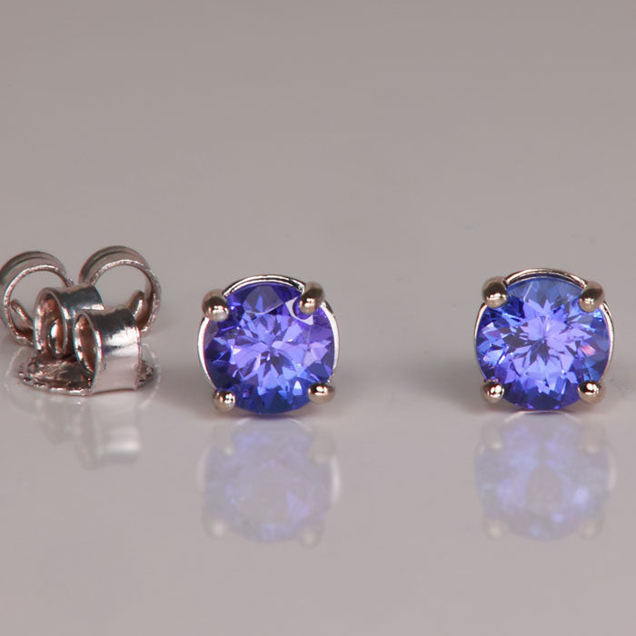 round tanzanite stud earrings white gold