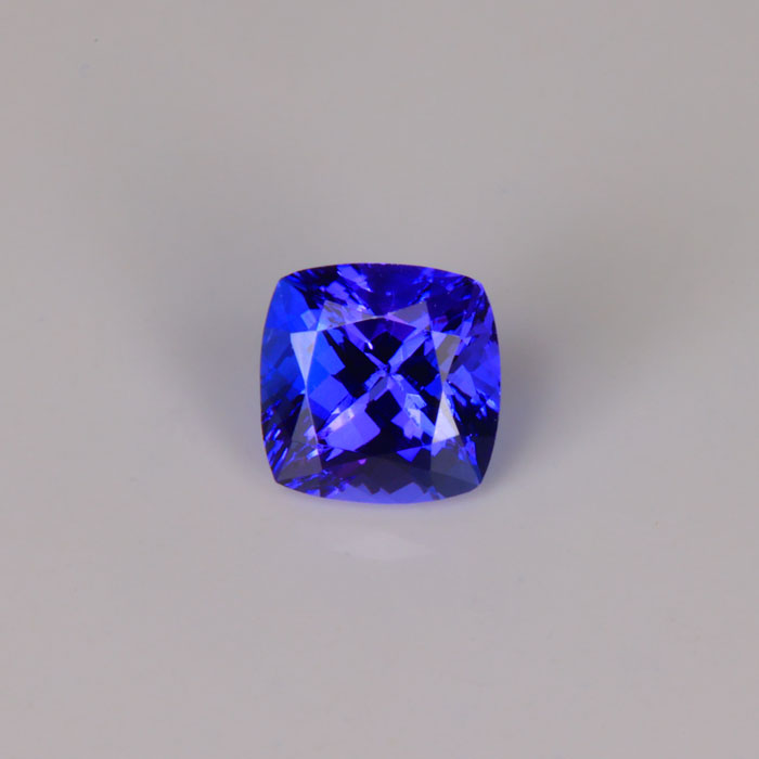 blue violet color tanzanite gemstone square cushion cut