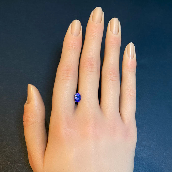 oval tanzanite gemstone 