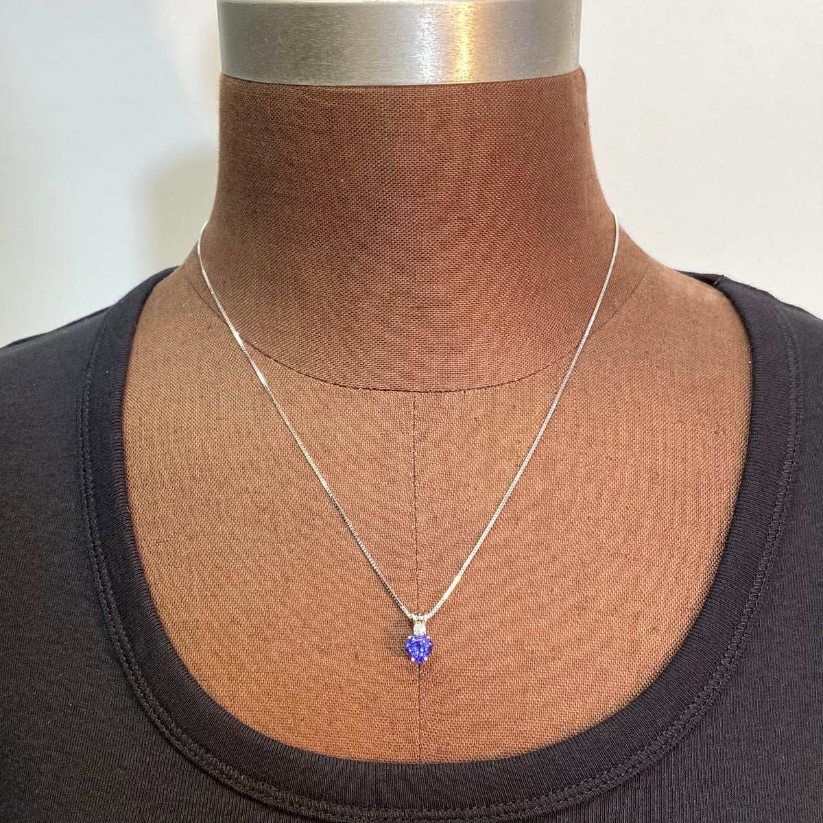 heart shape tanzanite pendant with diamond