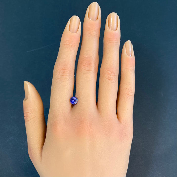 round tanzanite gem