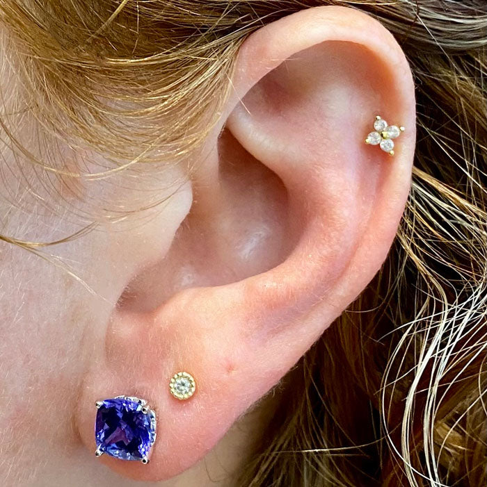 tanzanite and white gold earrings size