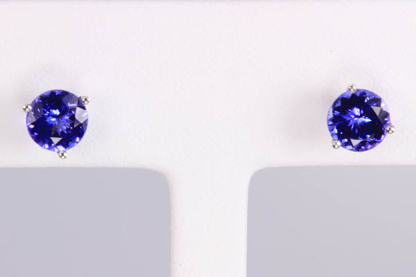 Tanzanite Earrings Weigh 2.20 Carats With Blue Violet Vivid Color