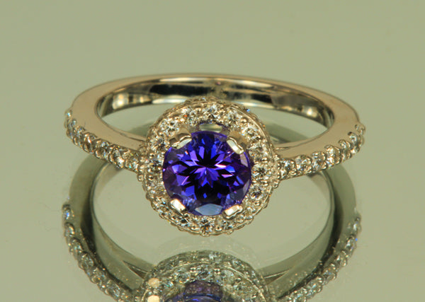 14 kt Gold with 1.00 Ct Blue Violet Exceptional Color Tanzanite