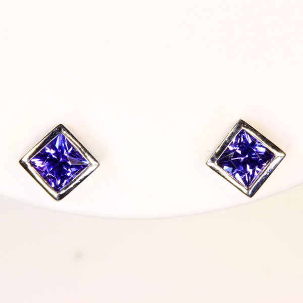 Tanzanite Earrings 1.67 Carat BVV Color