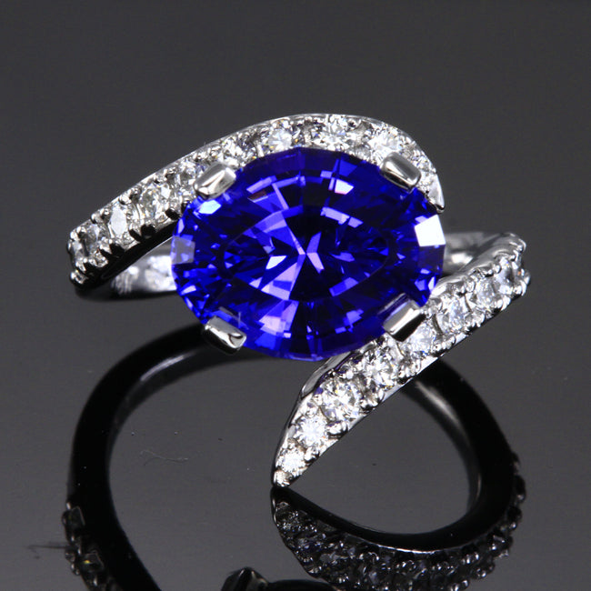 Tanzanite Ring with 4.91 Carat Oval