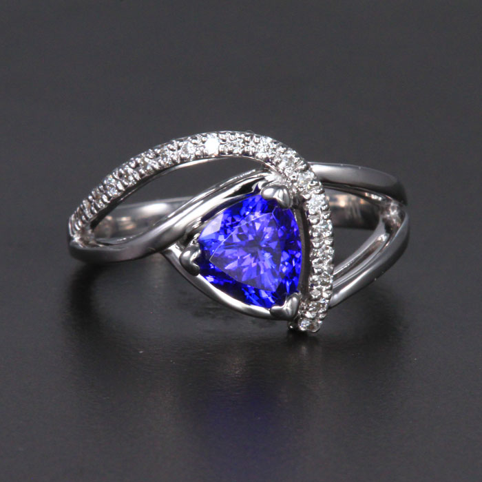 14K White Gold Trilliant Tanzanite and Diamond Ring 1.36 Carats