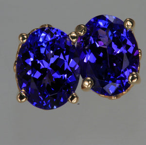 Tanzanite Oval Earrings in 14 kt. Yellow Gold 3.21 Carats 