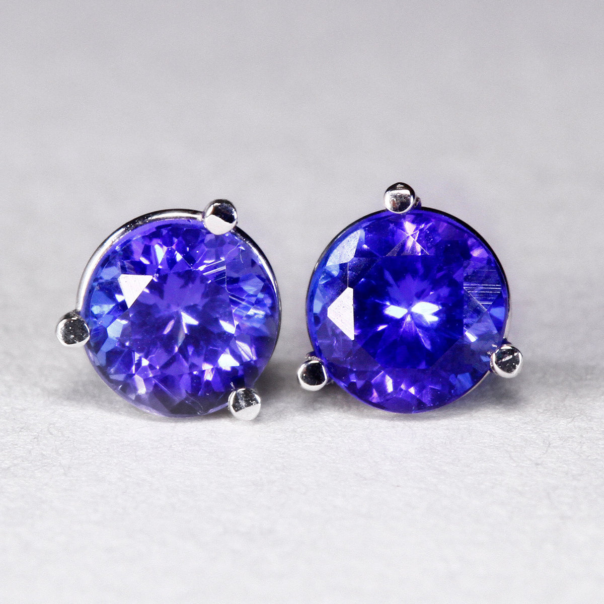 Tanzanite Stud Earrings With Top Color and Clarity