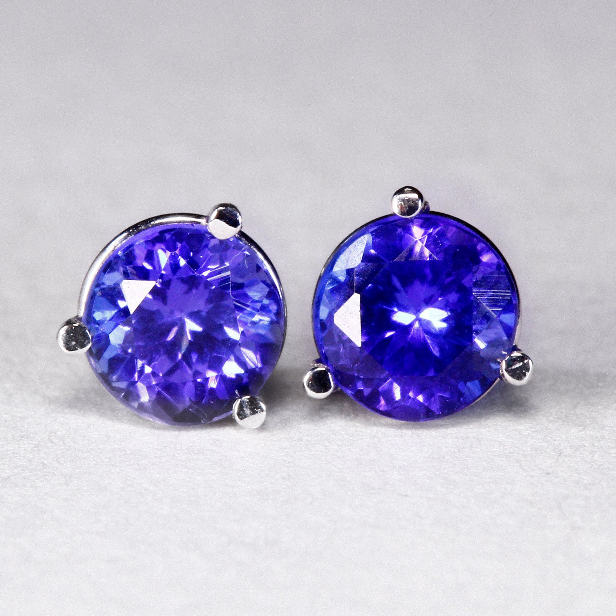 Tanzanite Stud Earrings With Top Color and Clarity
