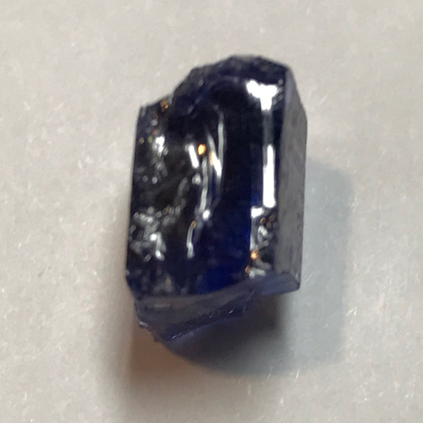 rough natural color tanzanite 1080 carats