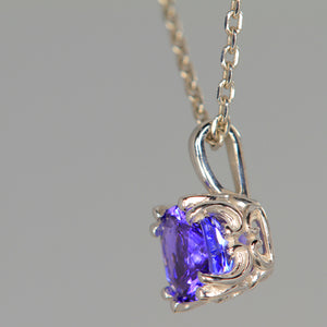 Exceptional Color Tanzanite Pendant 1.77 Carats  