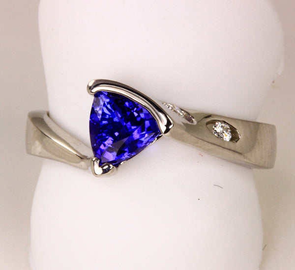 White Gold Trlliant Tanzanite Ring 