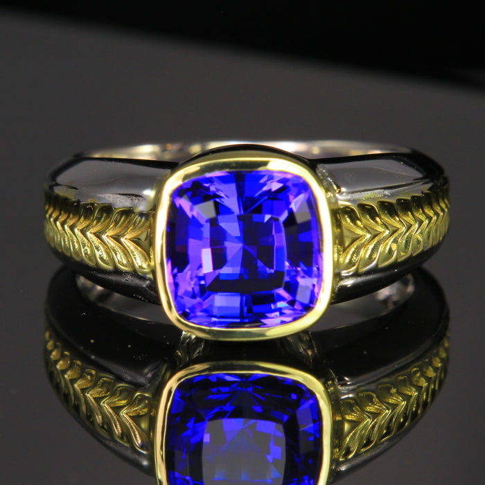 gentlemens tanzanite ring 18K yellow gold white gold