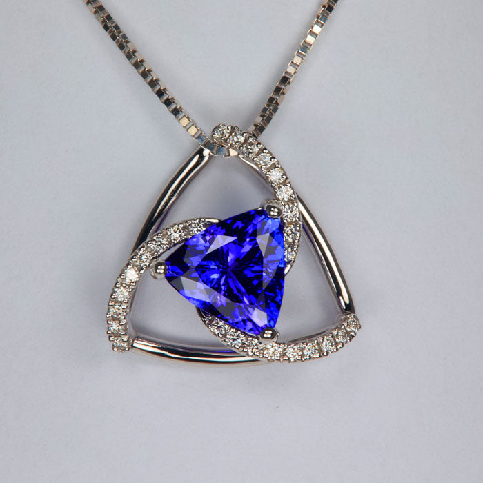 Trillion Cut Emerald and Diamond Necklace – London DE