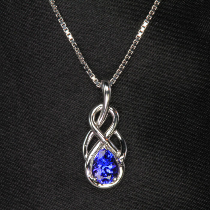  tanzanite pendant