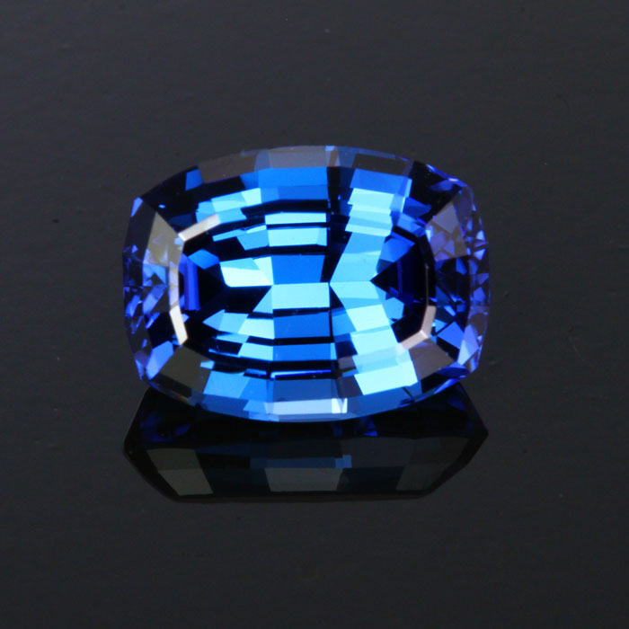 rare color blue tanzanite gemstone