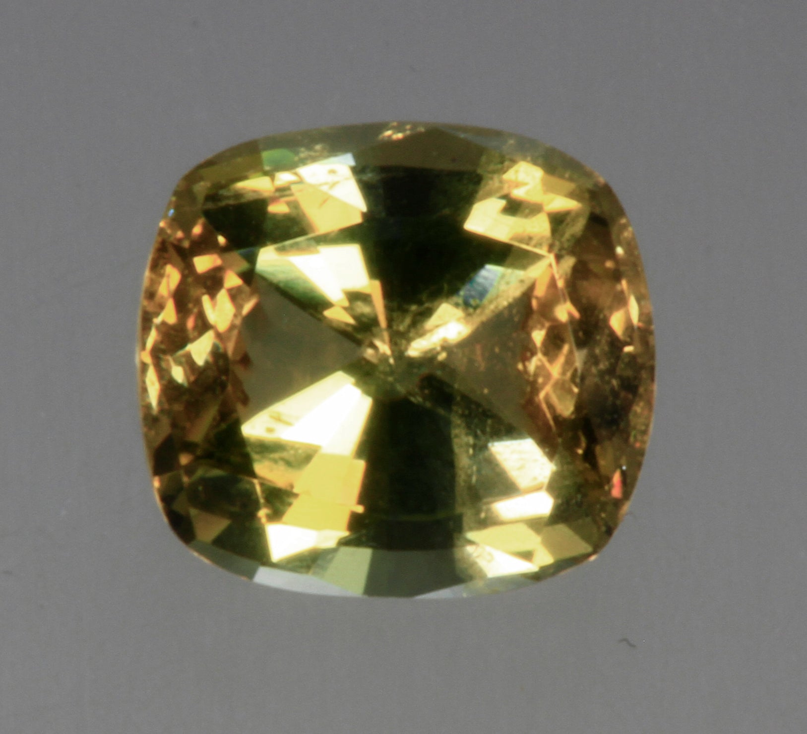 Yellow tanzanite