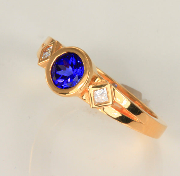 Tanzanite Ring in 18 kt. Yellow Gold
